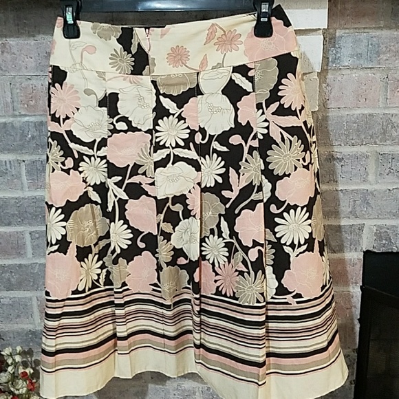 Skirt - Picture 2 of 3